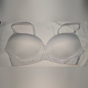 Victoria's Secret PINK Wear everywhere wireless push-up Bra 36DD Wireless